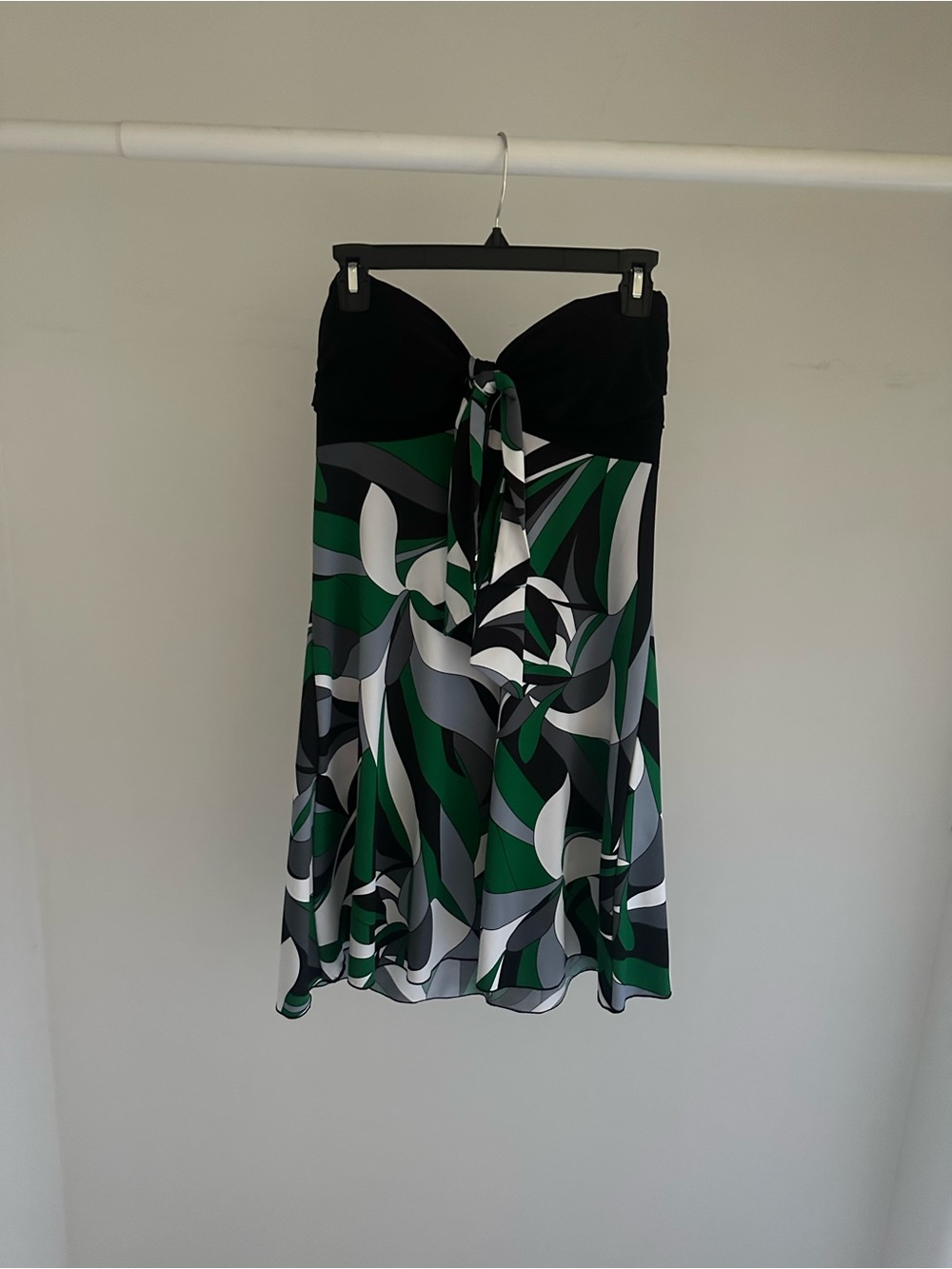 2000s Green & Black Abstract Strapless Flowy Top